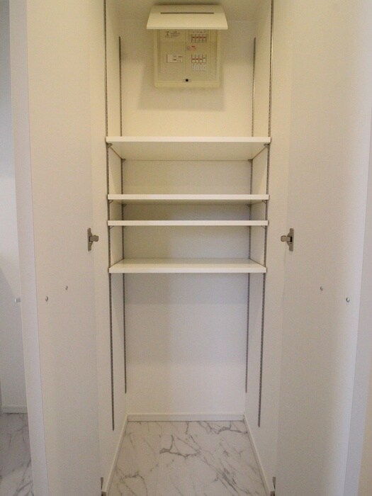 物件内観写真18　(収納)