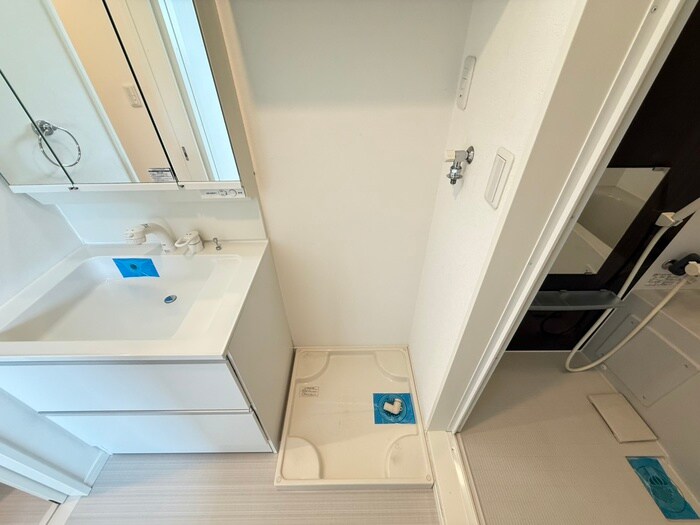 物件内観写真16　(洗濯機置場)