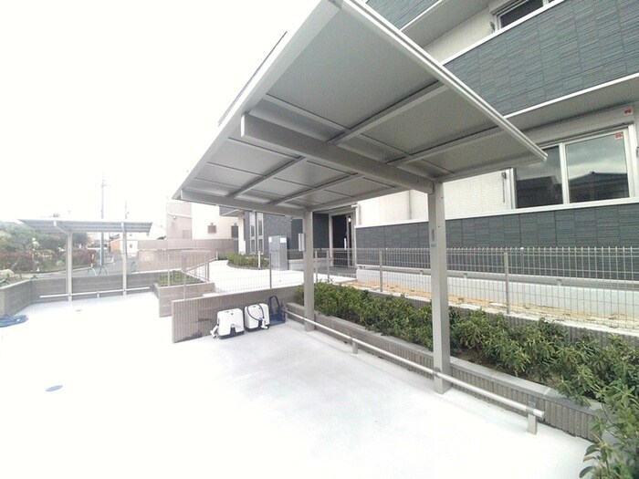 物件外観写真4　(駐輪場)