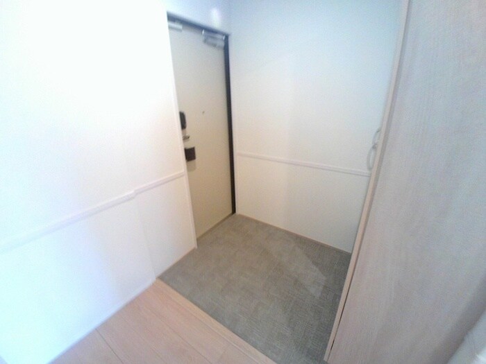 物件内観写真17　(玄関)