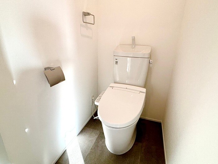物件内観写真4　(トイレ)