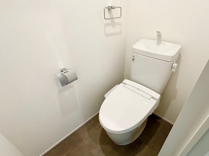 物件内観写真4　(トイレ)