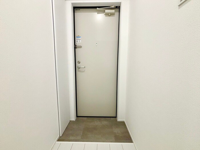 物件内観写真10　(玄関)
