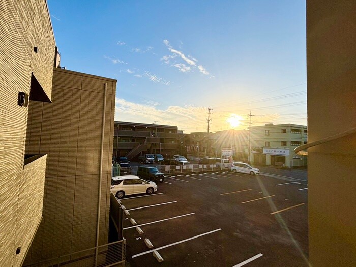 物件内観写真16　(室内からの展望)