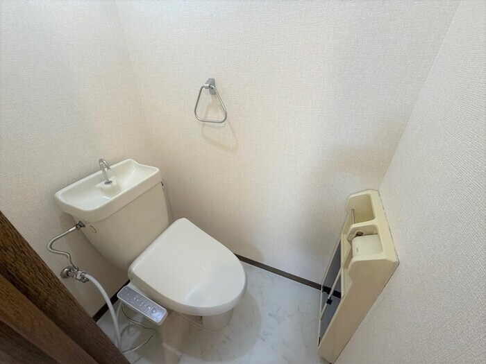 物件内観写真3　(トイレ)
