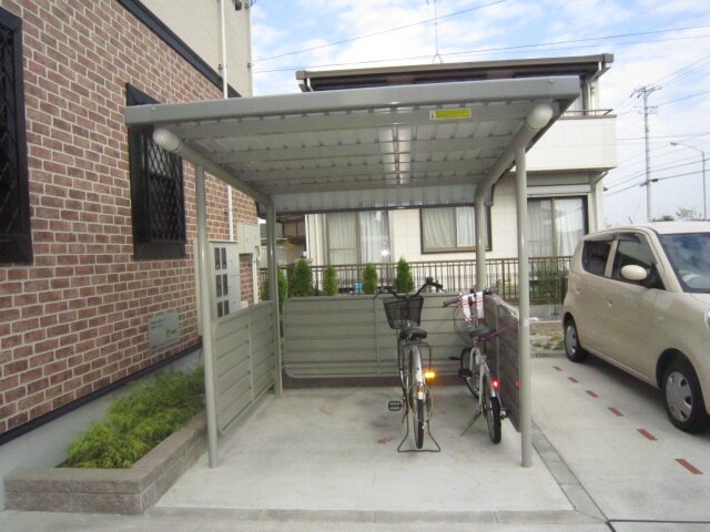 物件外観写真3　(駐輪場)