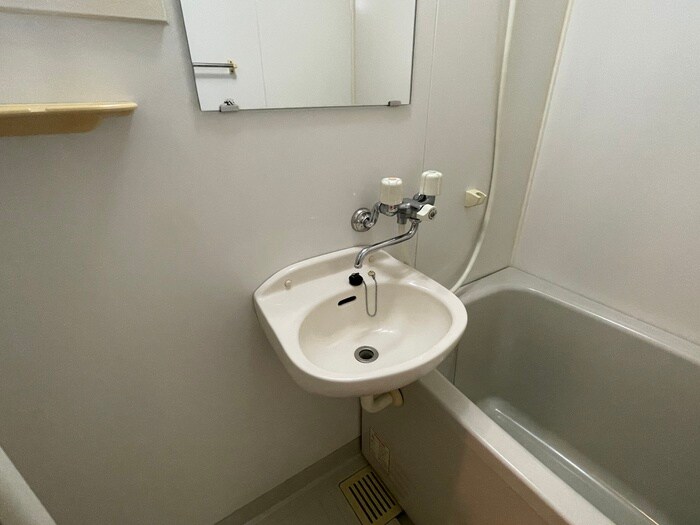 物件内観写真12　(洗面)