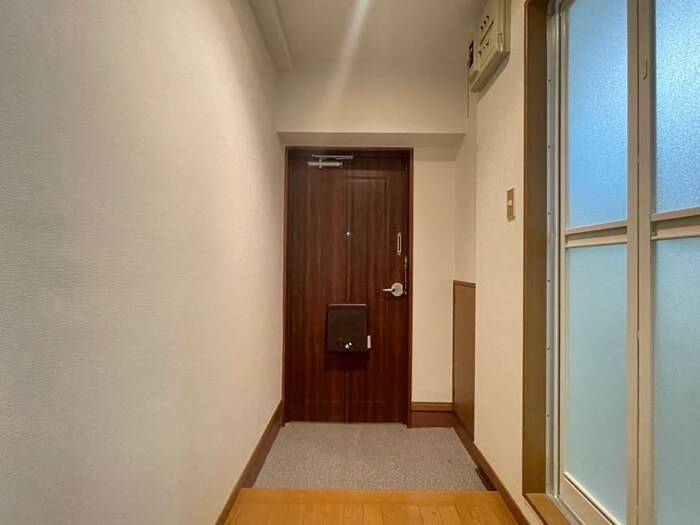 物件内観写真18　(玄関)