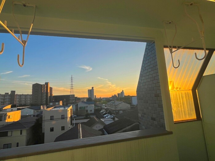 物件内観写真19　(室内からの展望)