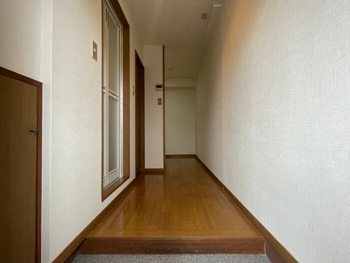 物件内観写真20　(廊下)