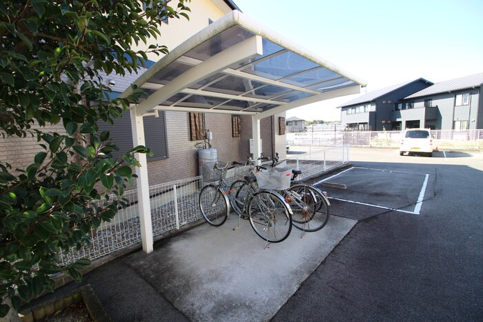 物件外観写真5　(駐輪場)