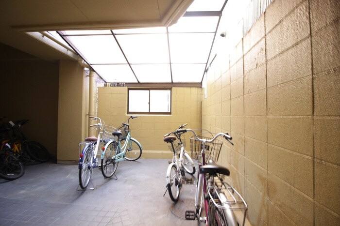 物件外観写真3　(駐輪場)