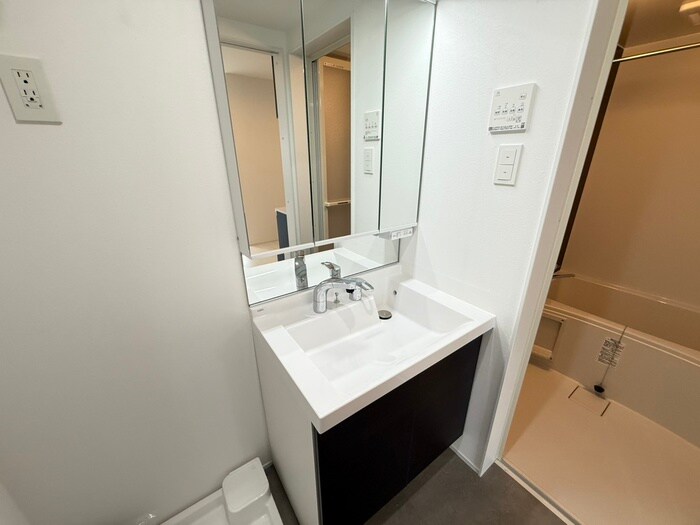 物件内観写真13　(洗面)