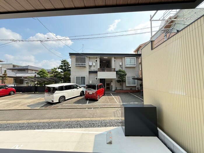 物件内観写真16　(室内からの展望)