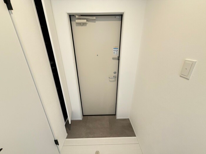 物件内観写真18　(玄関)