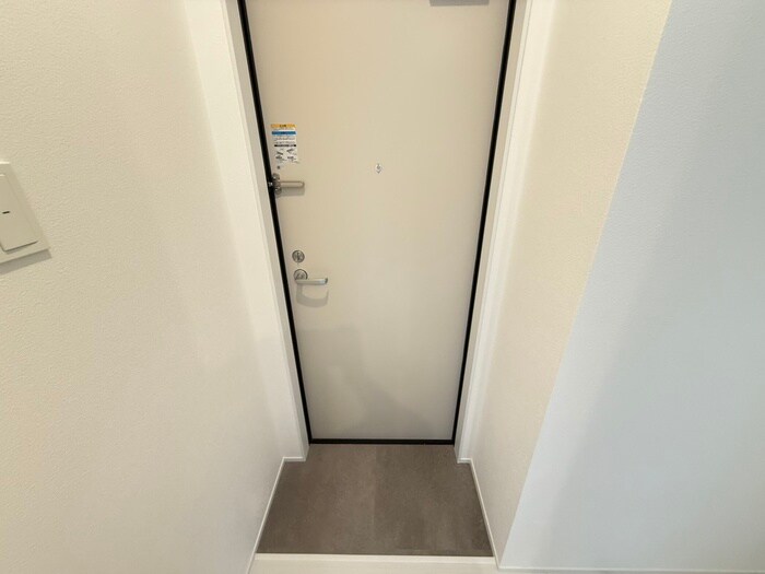 物件内観写真18　(玄関)