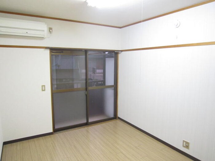 物件内観写真10　(居室)