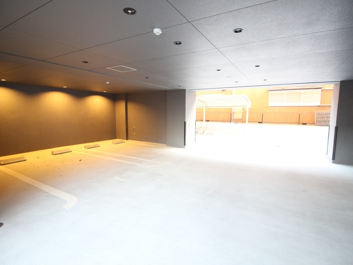 物件外観写真5　(駐車場)