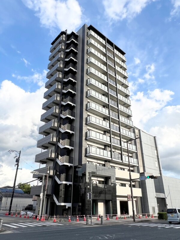 建築中