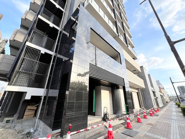 建築中