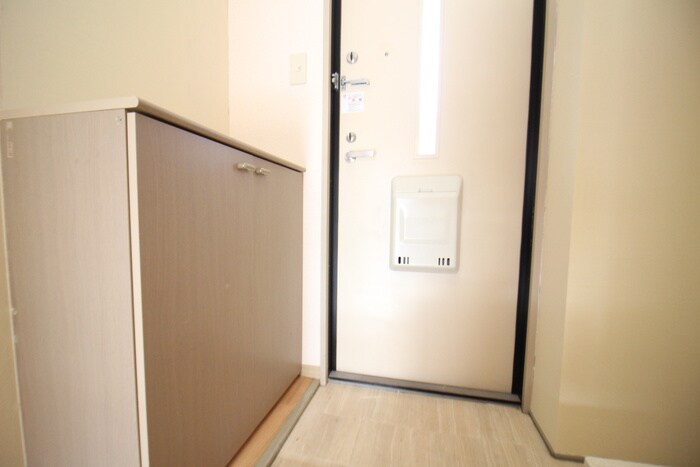 物件内観写真16　(玄関)