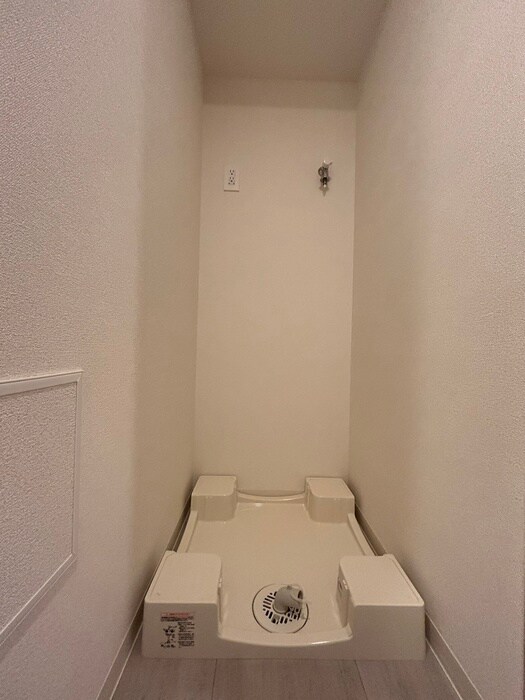 物件内観写真9　(洗濯機置場)