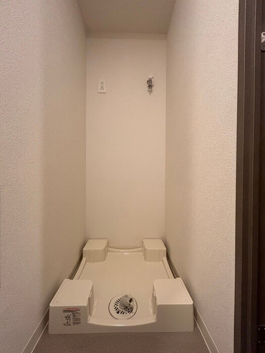 物件内観写真9　(洗濯機置場)