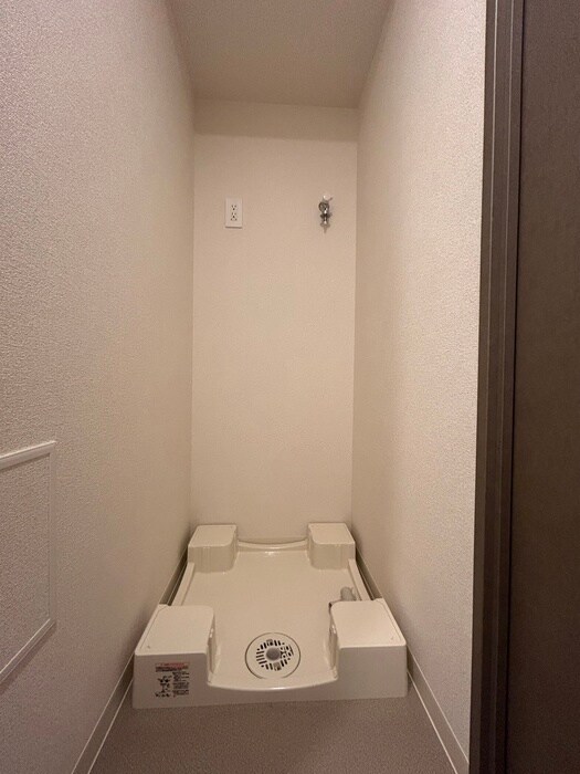 物件内観写真9　(洗濯機置場)