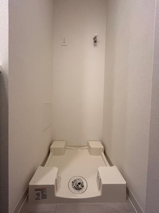 物件内観写真9　(洗濯機置場)