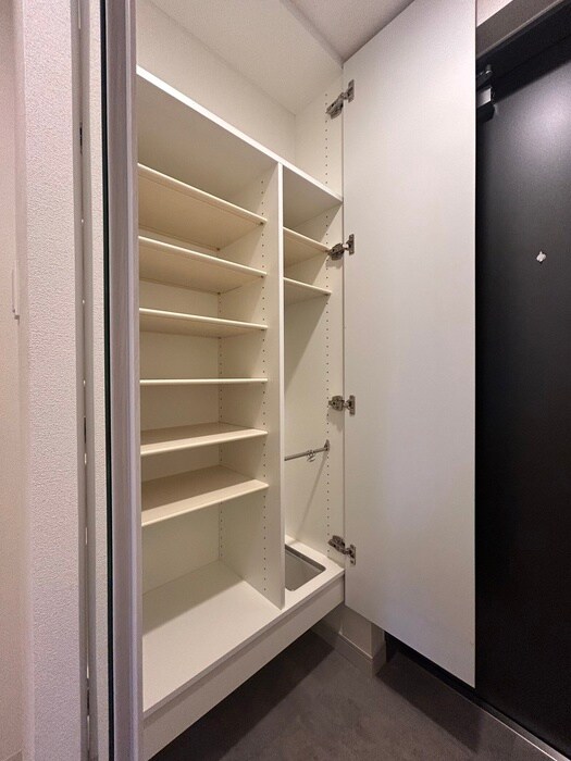 物件内観写真15　(靴箱)