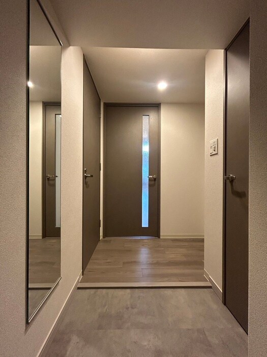 物件内観写真16　(玄関)