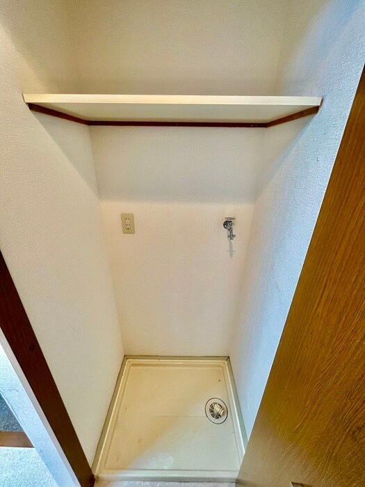 物件内観写真13　(洗濯機置場)