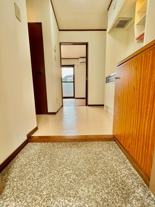 物件内観写真17　(玄関)