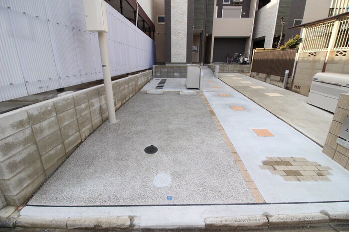 物件外観写真3　(駐車場)