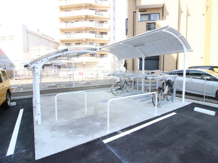 物件外観写真3　(駐輪場)