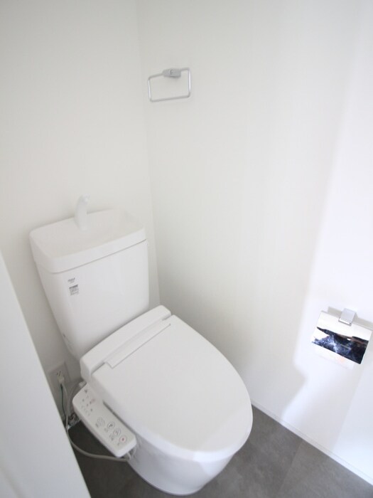 物件内観写真8　(トイレ)