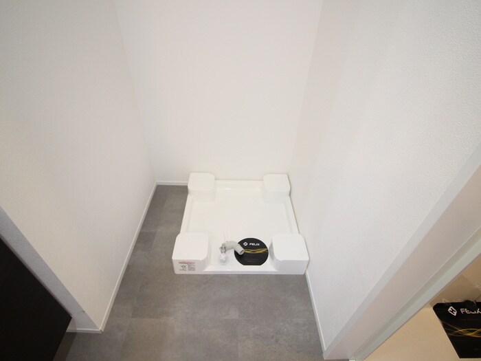 物件内観写真13　(洗濯機置場)