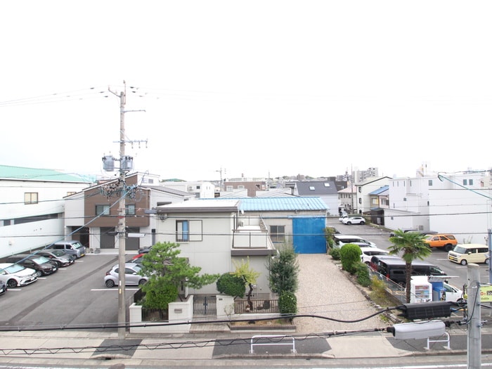 物件内観写真12　(室内からの展望)