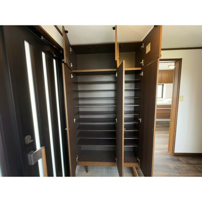 物件内観写真13　(靴箱)