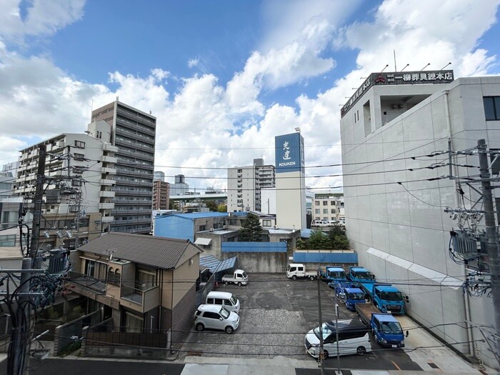 物件内観写真9　(室内からの展望)