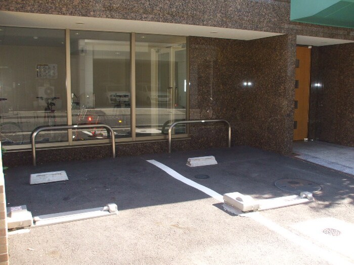 物件外観写真6　(駐車場)