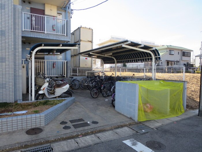 物件外観写真3　(駐輪場)