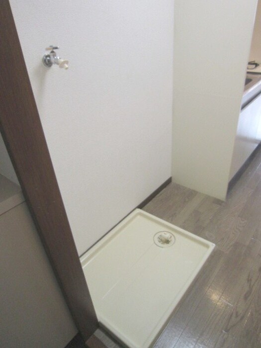 物件内観写真15　(洗濯機置場)