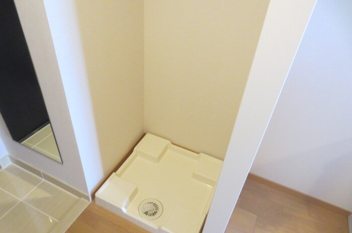 物件内観写真14　(洗濯機置場)