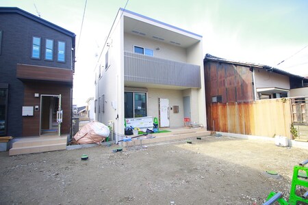 プリモ名塚外観写真