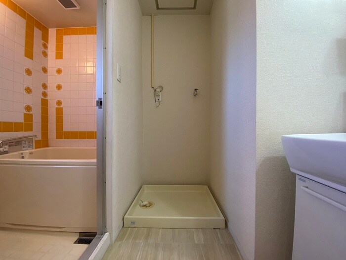 物件内観写真13　(洗濯機置場)