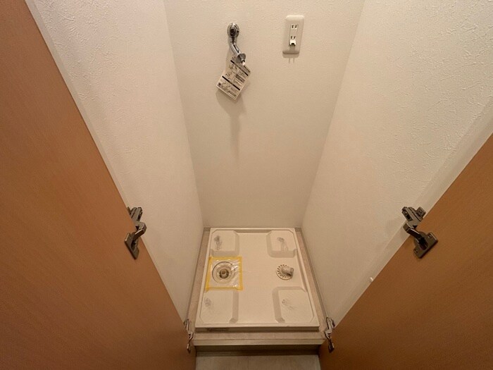 物件内観写真13　(洗濯機置場)