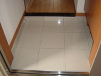 物件内観写真11　(玄関)