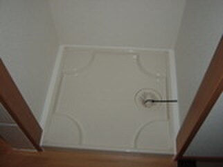 物件内観写真14　(洗濯機置場)