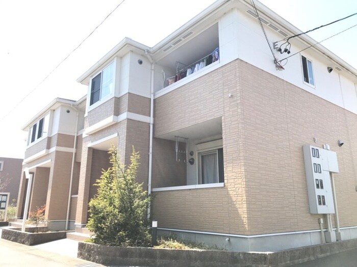 物件外観写真4　(エントランス部分)